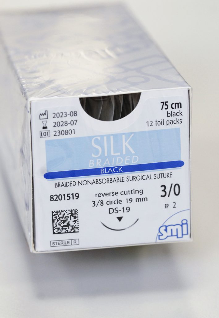 12 Pezzi Seta 3/0 Con Ago 26mm - Kit Sutura Sterile Per Esercitazione Medica E Veterinaria - Foto 5